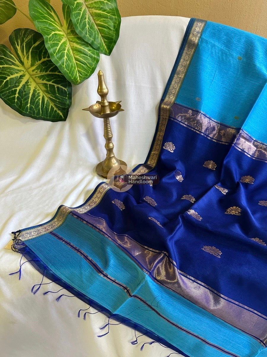 Maheshwari Sky Blue Butta-Butti Saree 04