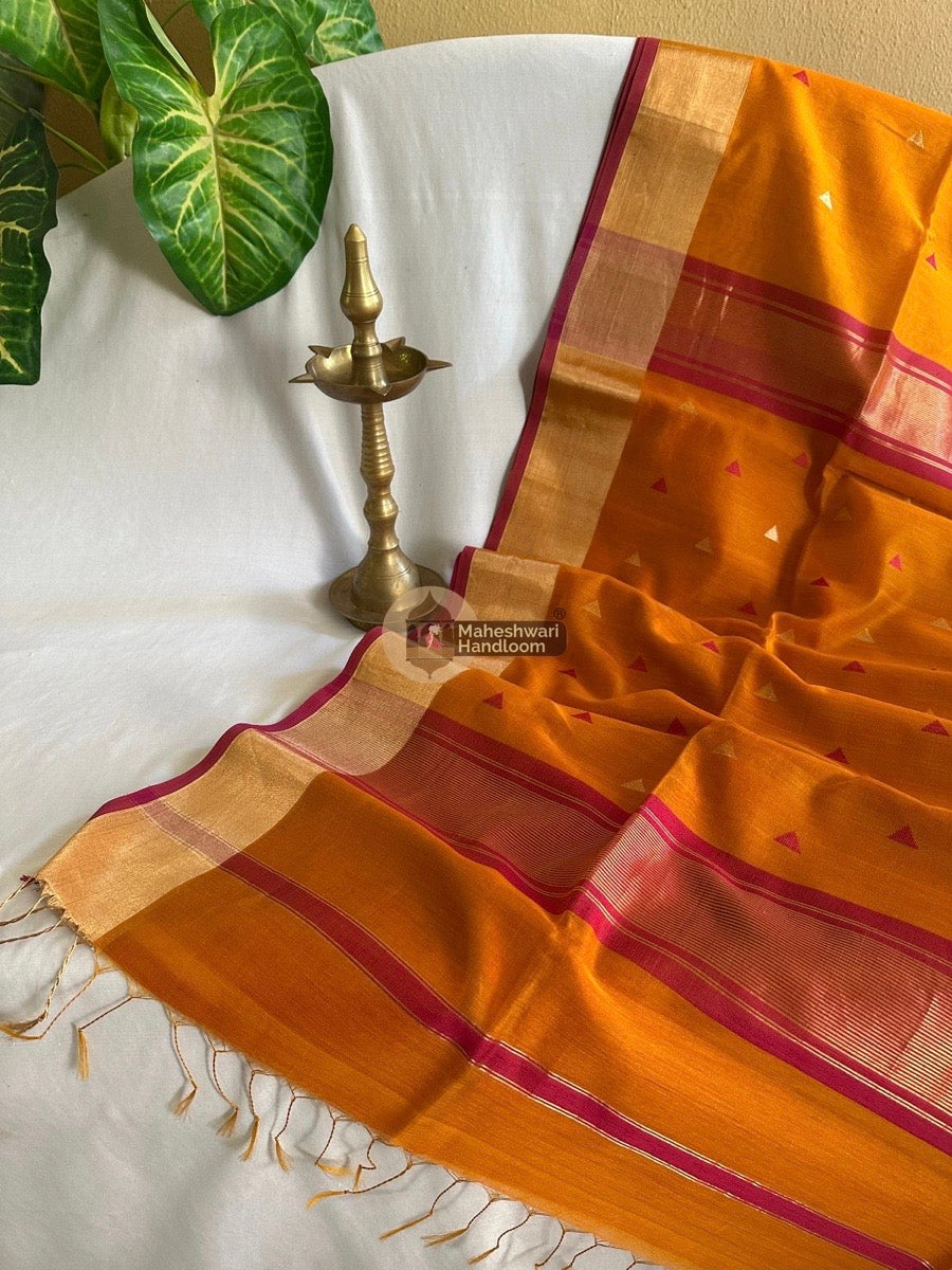 Mustard Yellow Zari Triangle Butti Maheshwari Saree 012