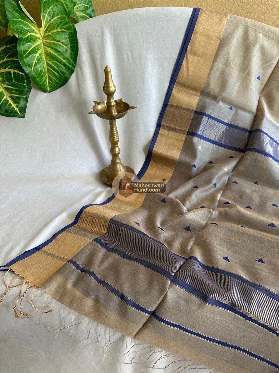 Beige Zari Triangle Butti Maheshwari Saree 03