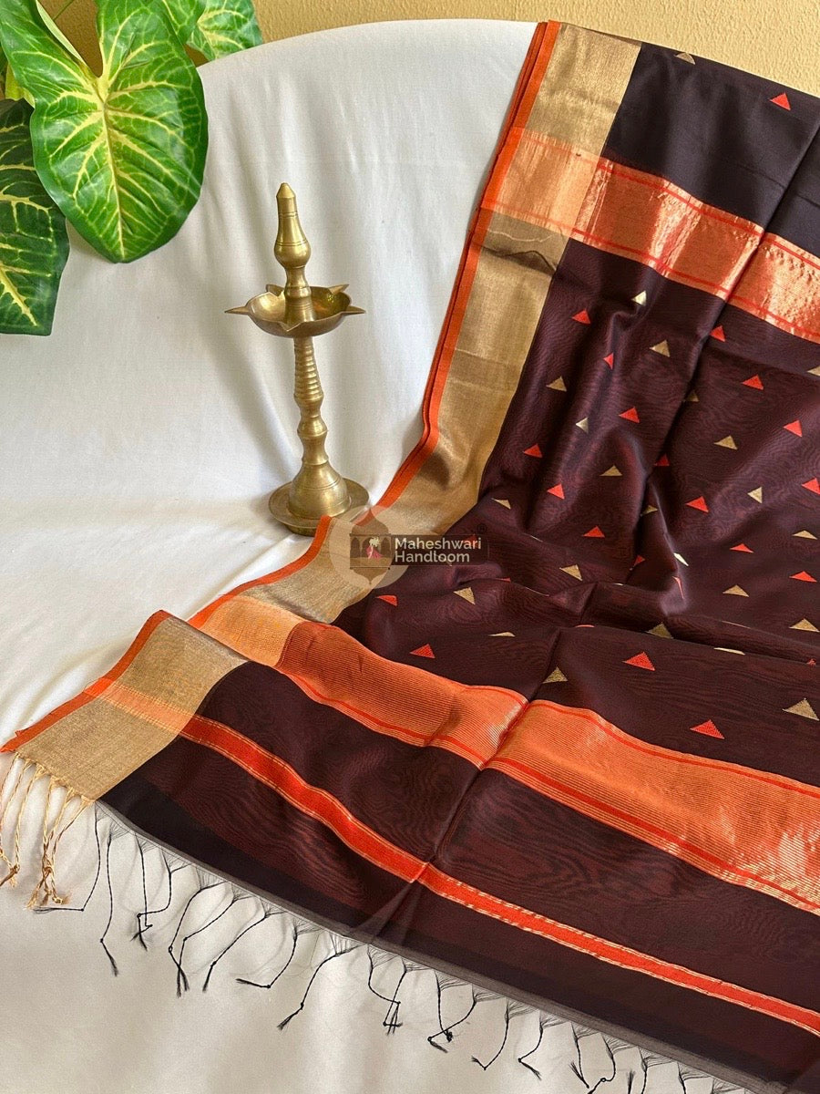 Coffee Brown Zari Triangle Butti Maheshwari Saree 06