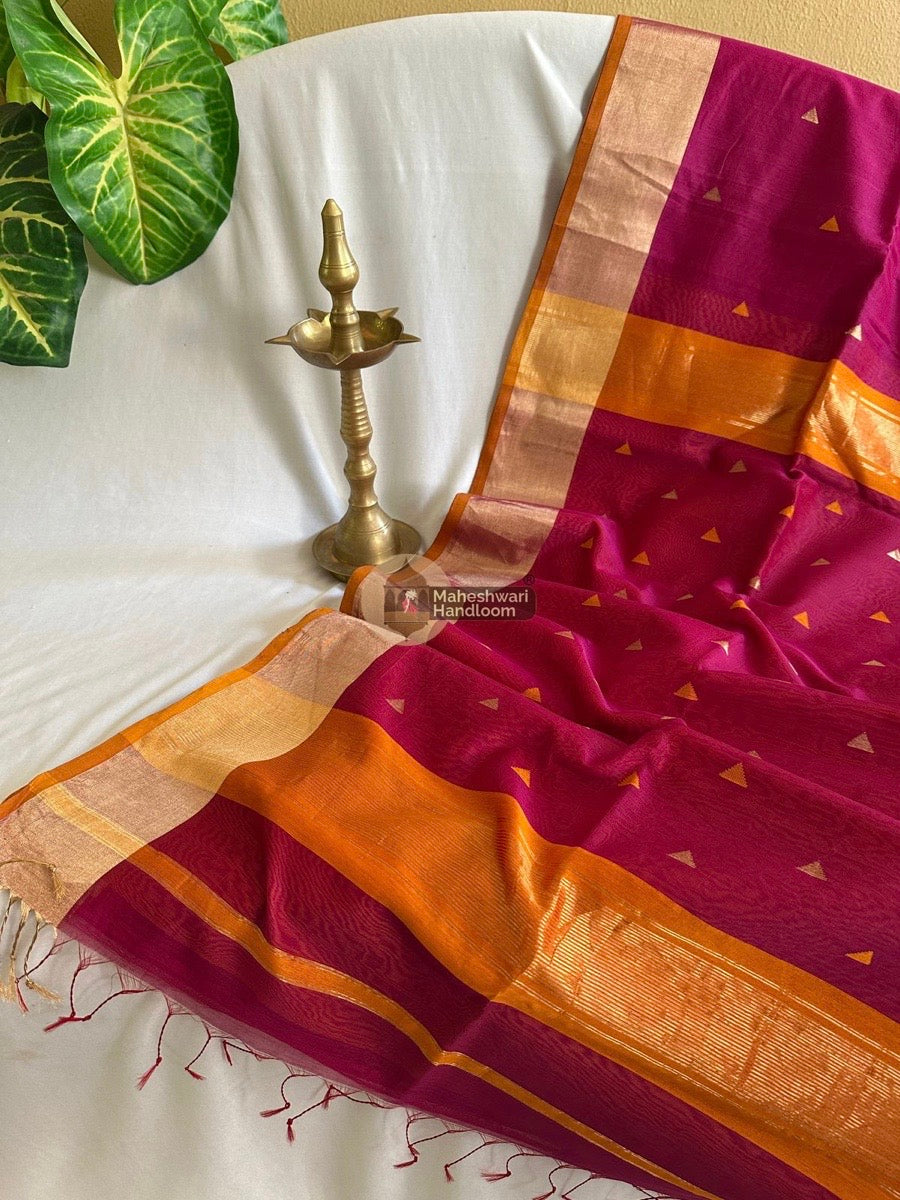 Magenta Zari Triangle Butti Maheshwari Saree 014