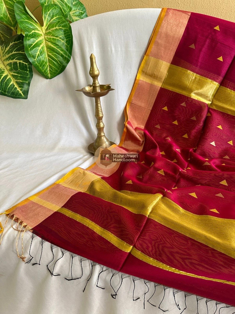 Magenta Zari Triangle Butti Maheshwari Saree 021