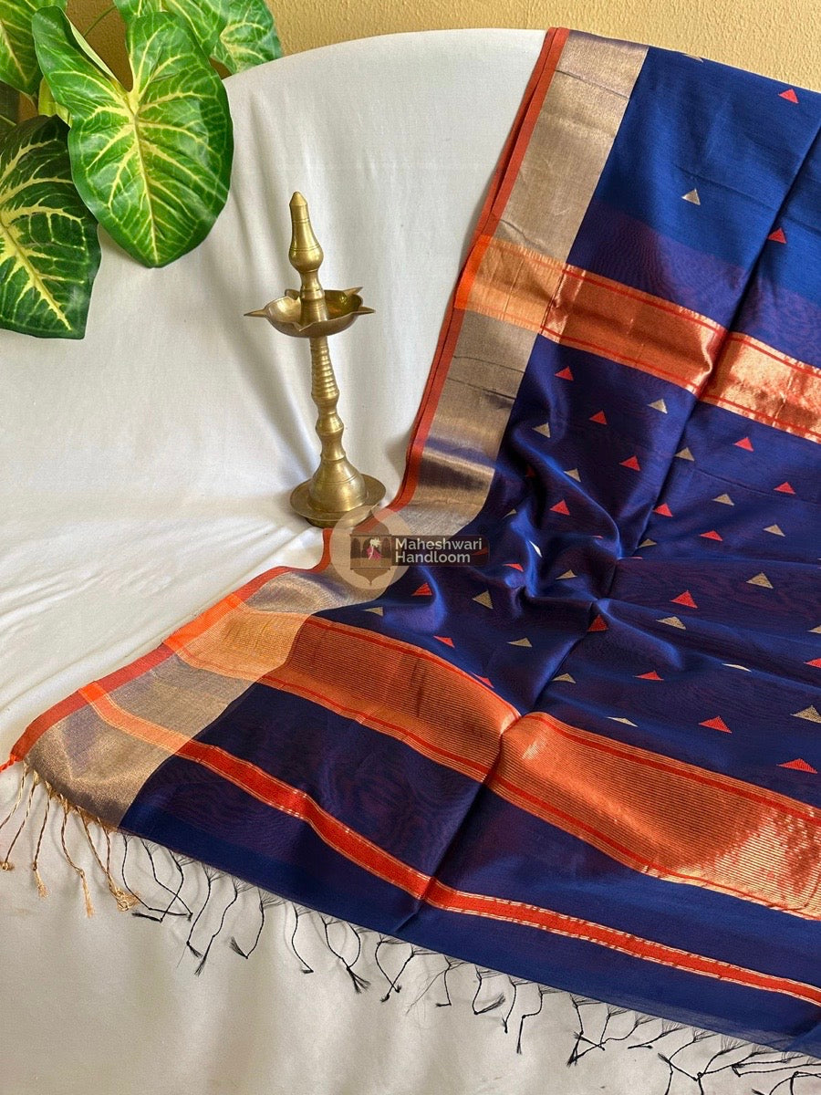 Blue Zari Triangle Butti Maheshwari Saree 04