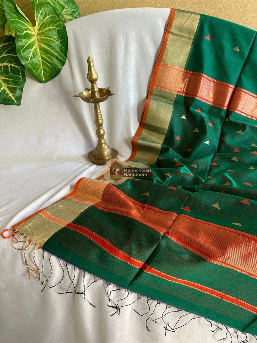  Green Zari Triangle Butti Maheshwari Saree 016