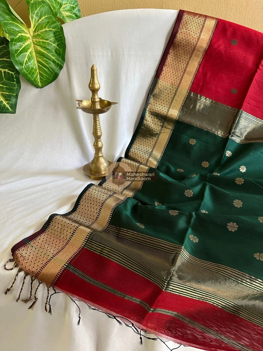 Red Zari Butti Maheshwari Saree 06