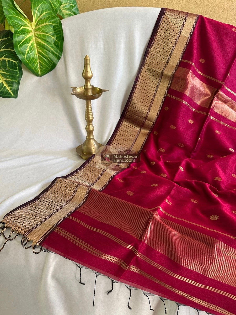 Magenta Zari Butti Maheshwari Saree 07