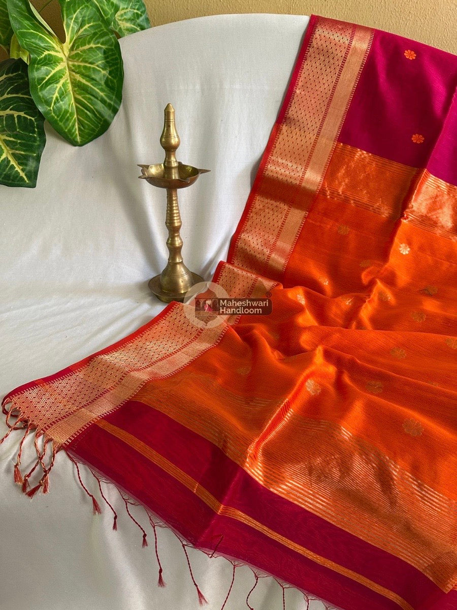 Magenta Zari Butti Maheshwari Saree 09