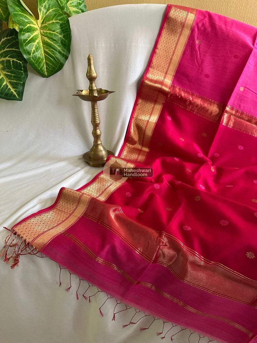 Pink Zari Butti Maheshwari Saree 04