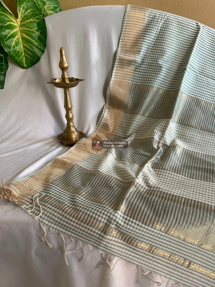 Maheshwari Light Green Self Checks Saree 016