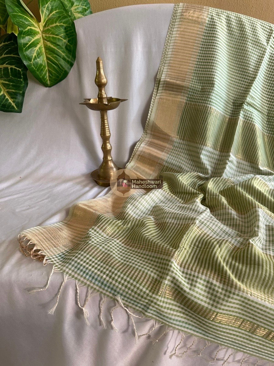 Maheshwari Green Self Checks Saree 014