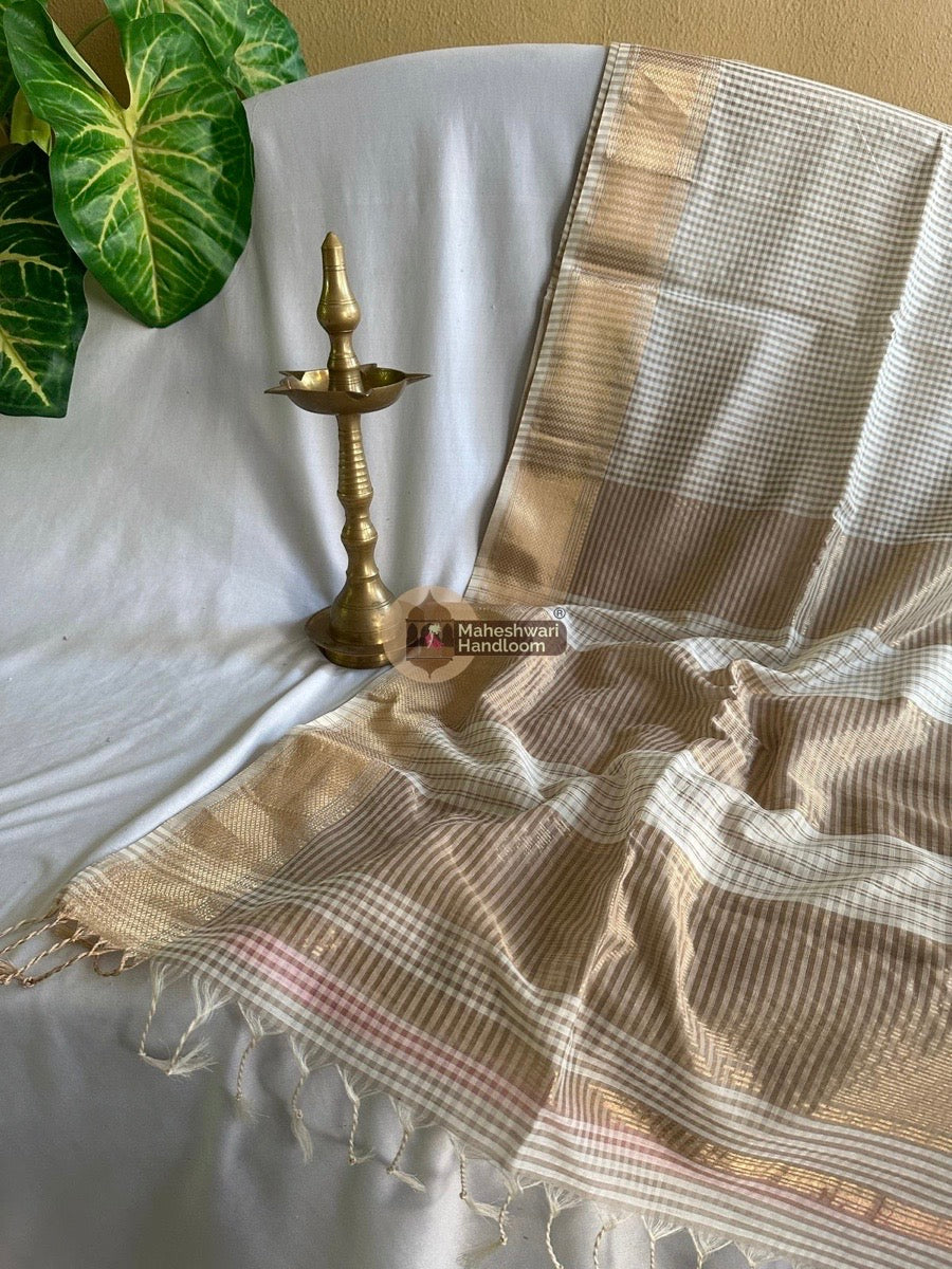 Maheshwari Beige Self Checks Saree 03