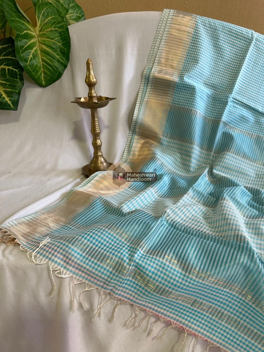 Maheshwari Aqua Green Self Checks Saree 07