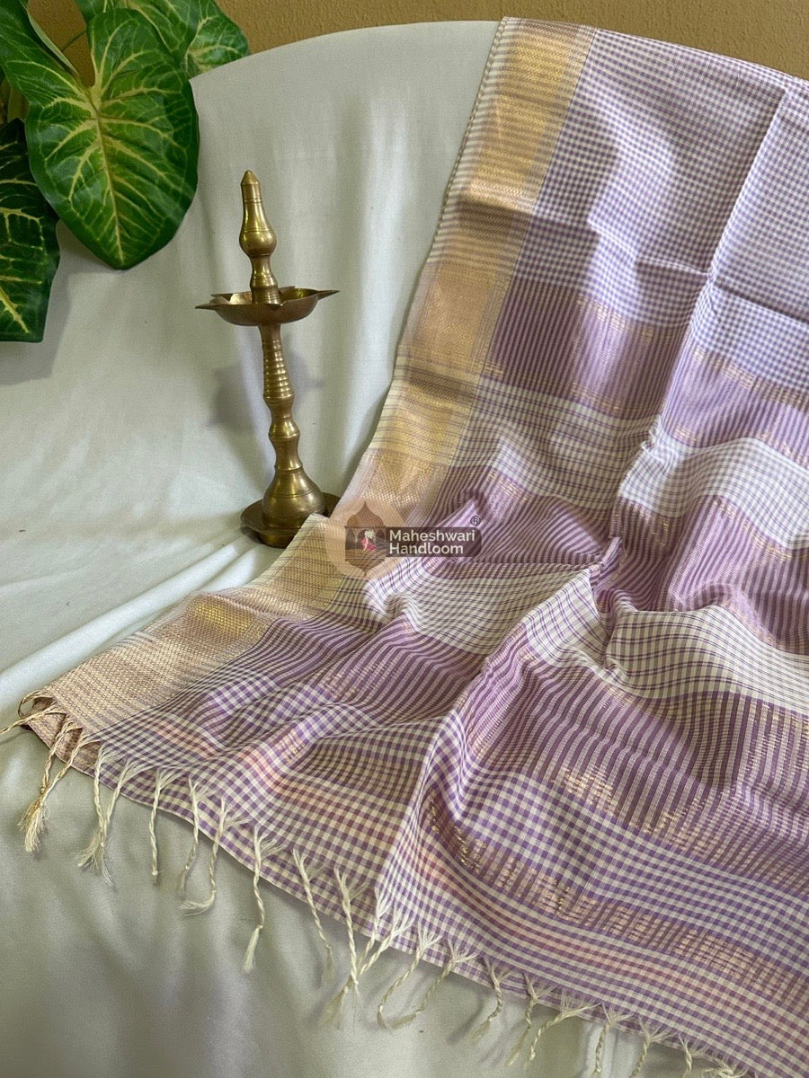Maheshwari Lavender Self Checks Saree 04