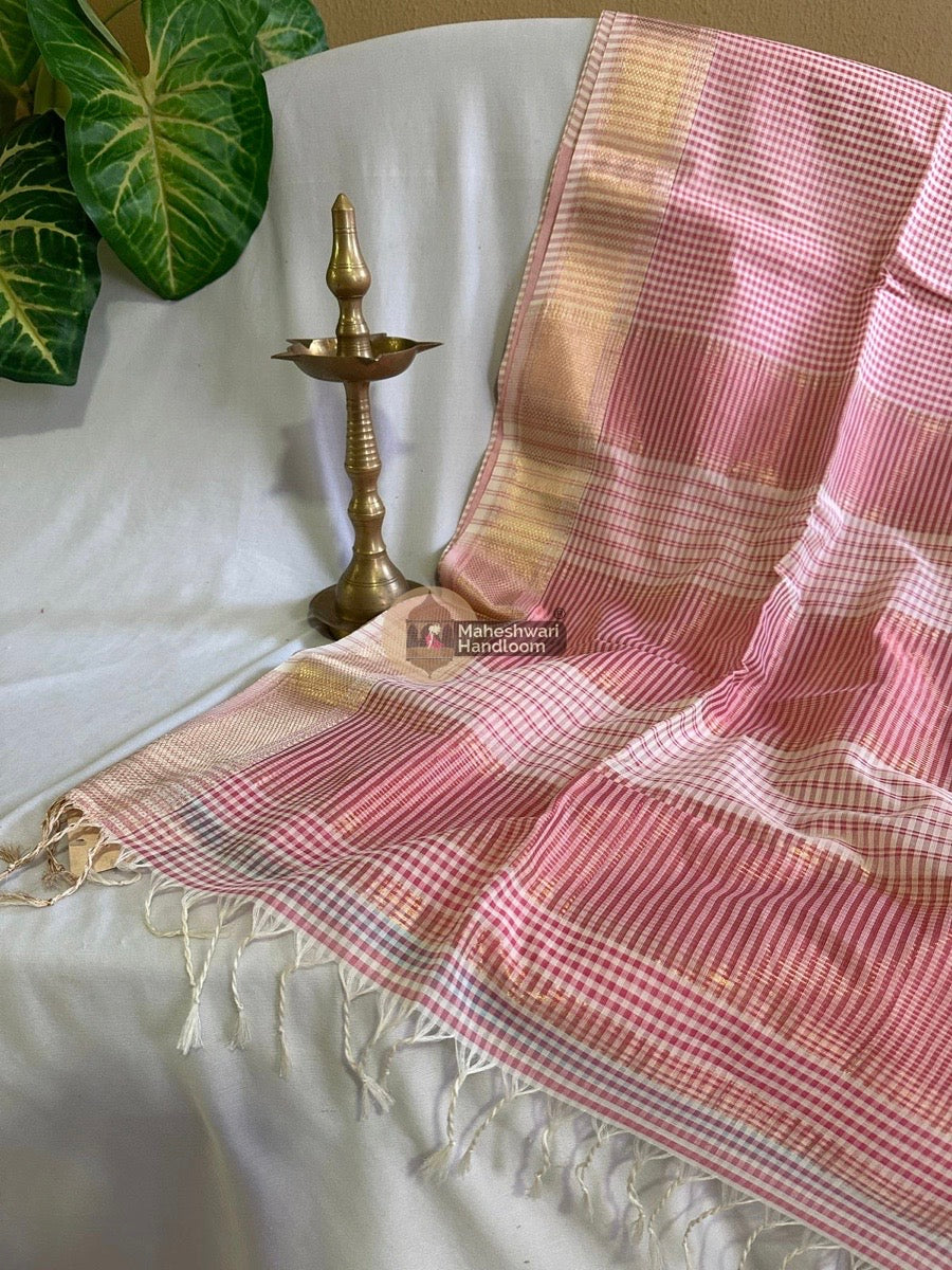Maheshwari Pink Self Checks Saree 05