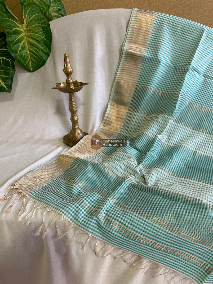 Maheshwari Mint Green Self Checks Saree 011