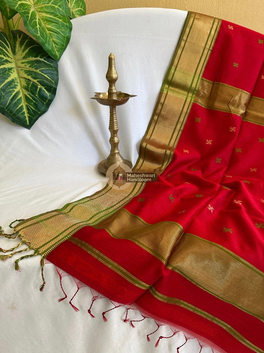 Maheshwari Red Zari Butti Saree 06