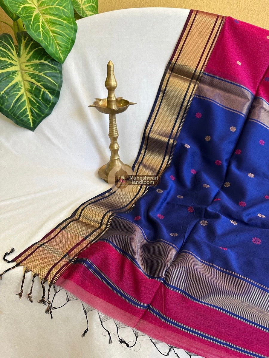 Maheshwari Magenta Zari Butti Saree 08