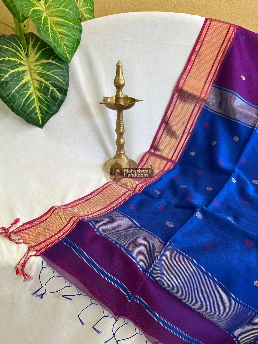 Maheshwari Dark Magenta Zari Butti Saree 012