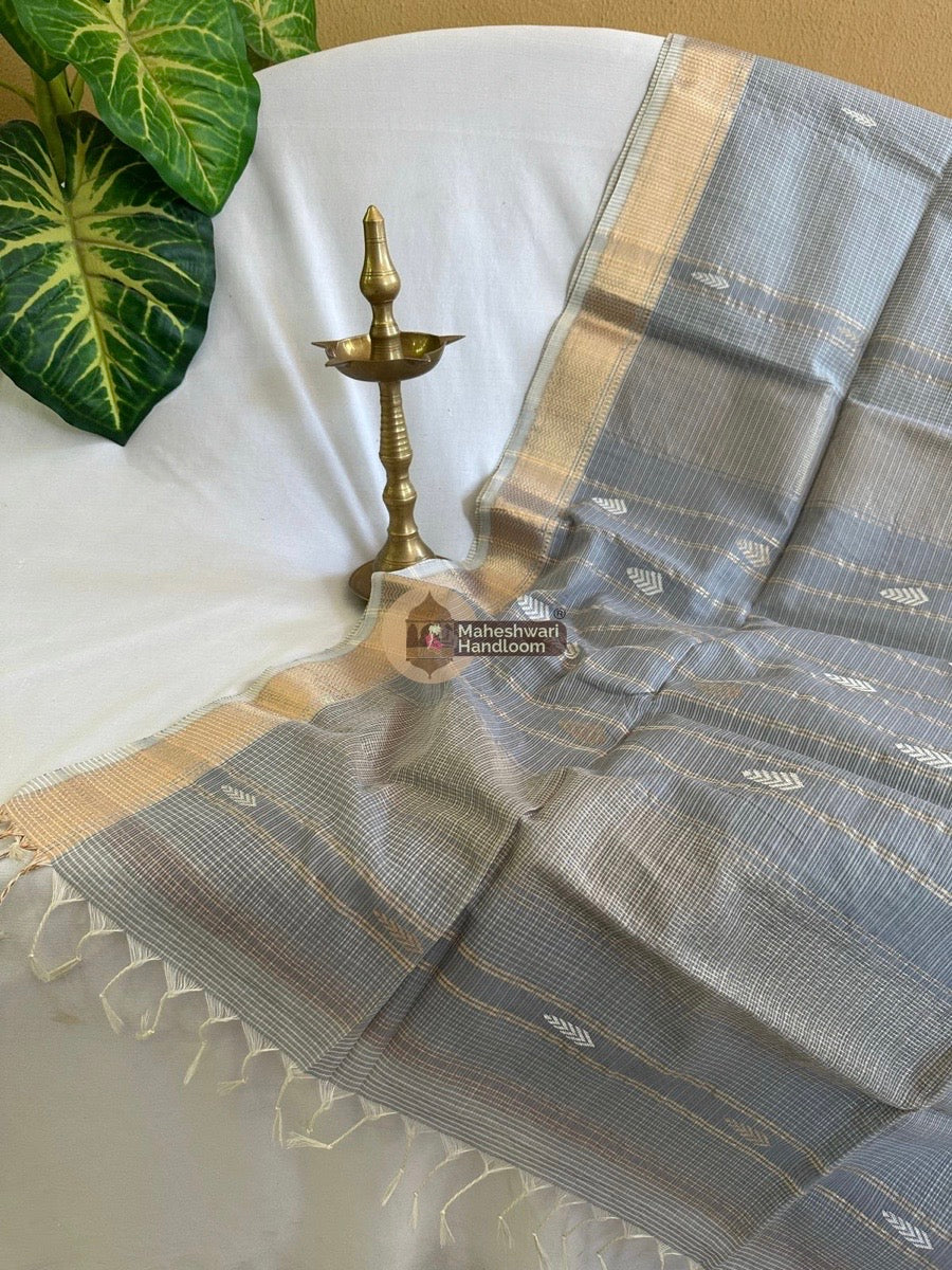 Grey Zari Butti ~ Maheshwari Saree 05