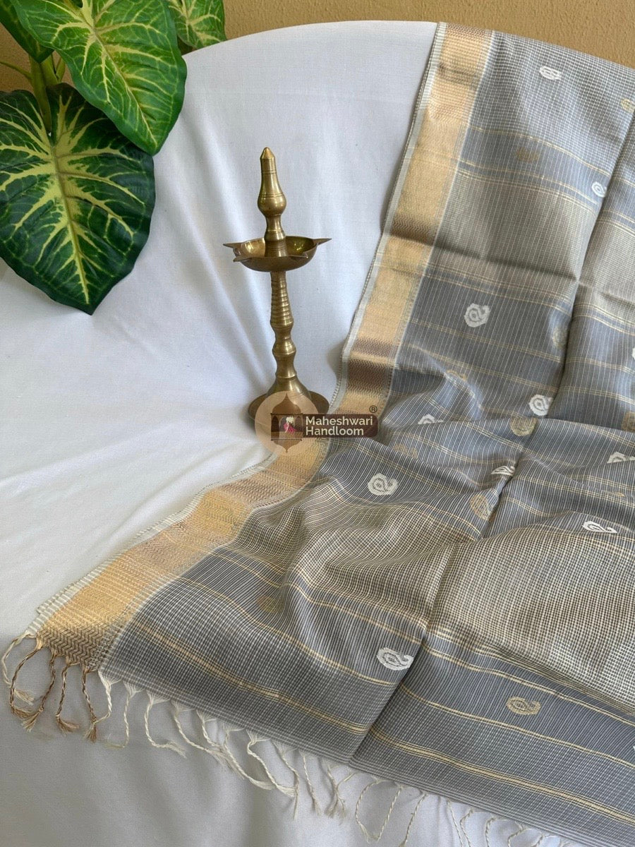 Light Grey Zari Butti ~ Maheshwari Saree 06
