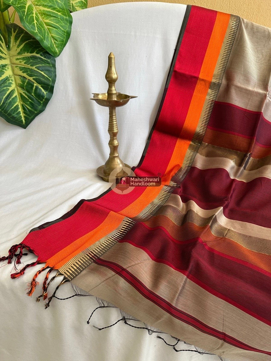 Maheshwari Beige Multicolor Border Saree 09