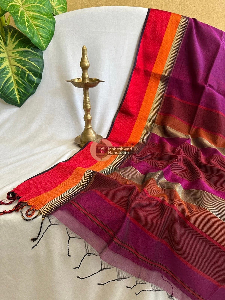 Maheshwari Magenta Multicolor Border Saree 08