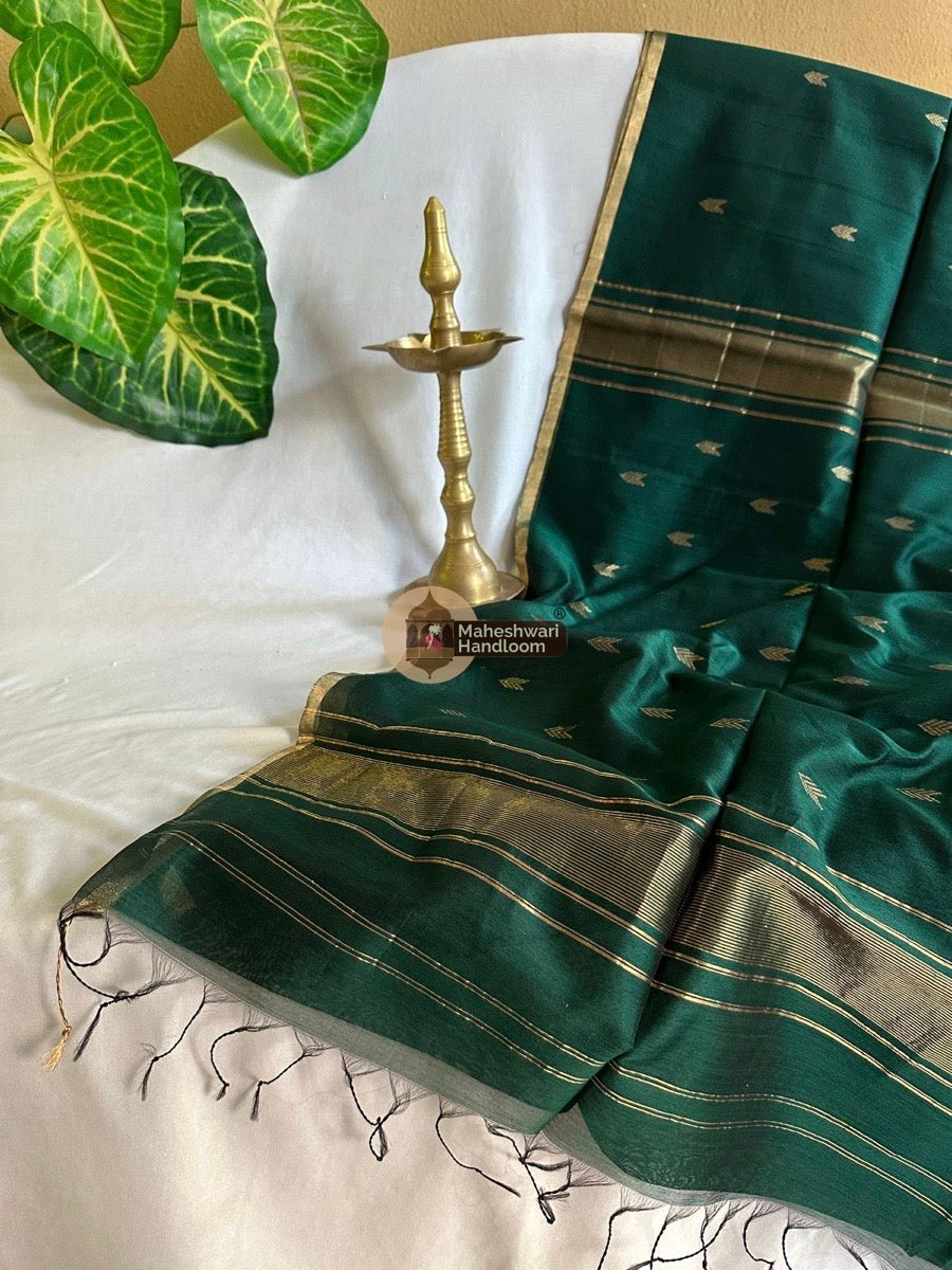 Bottle Green Maheshwari Zari Butti Saree 016