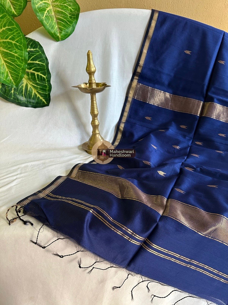 Dark Blue Maheshwari Zari Butti Saree 019