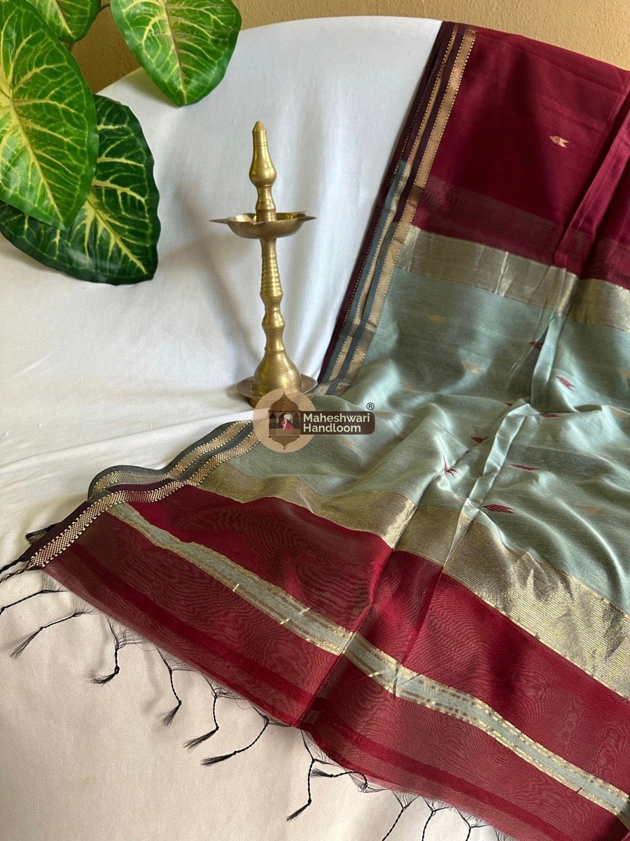 Maroon Maheshwari Zari Butti Saree 05