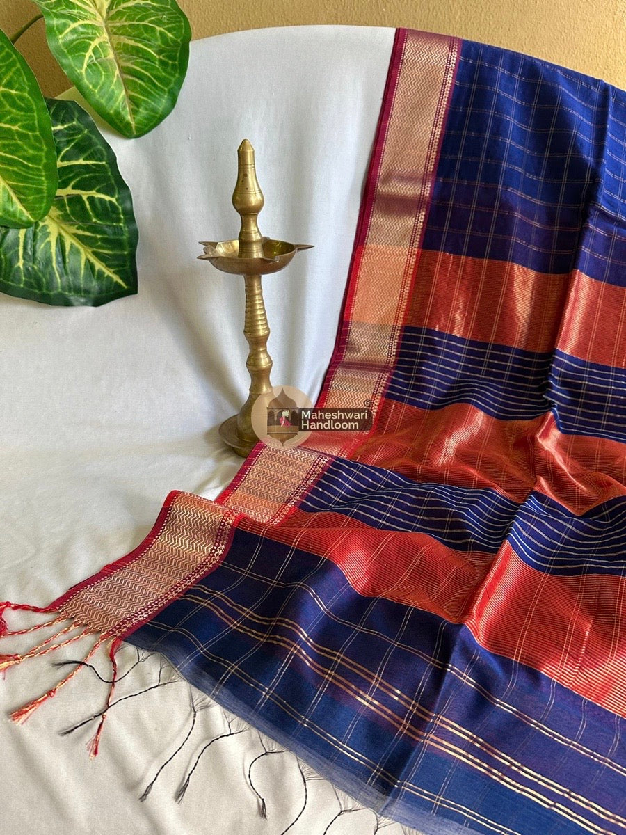 Maheshwari Dark Blue Zari Checks Weaving Body Saree 03