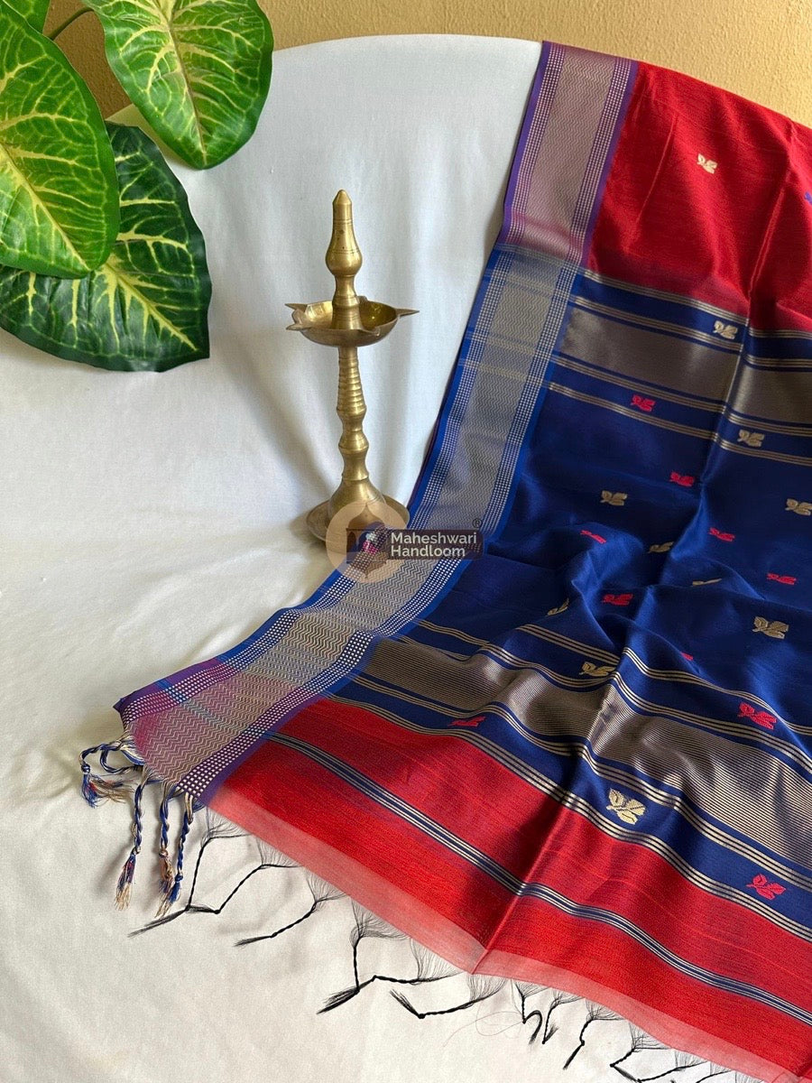 Maheshwari Red Resham Thread Butti Saree 010