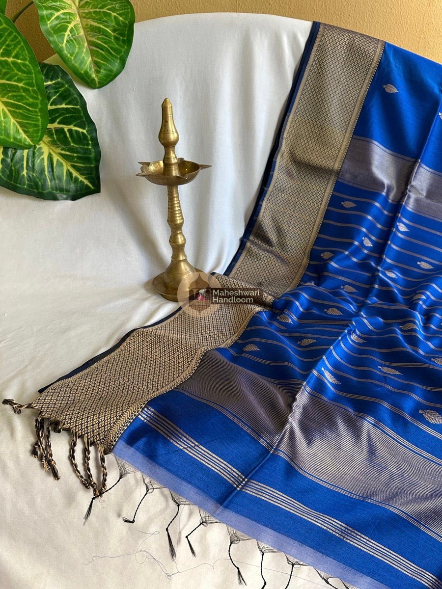 Maheshwari Dark Blue Resham Thread Butti Saree 019