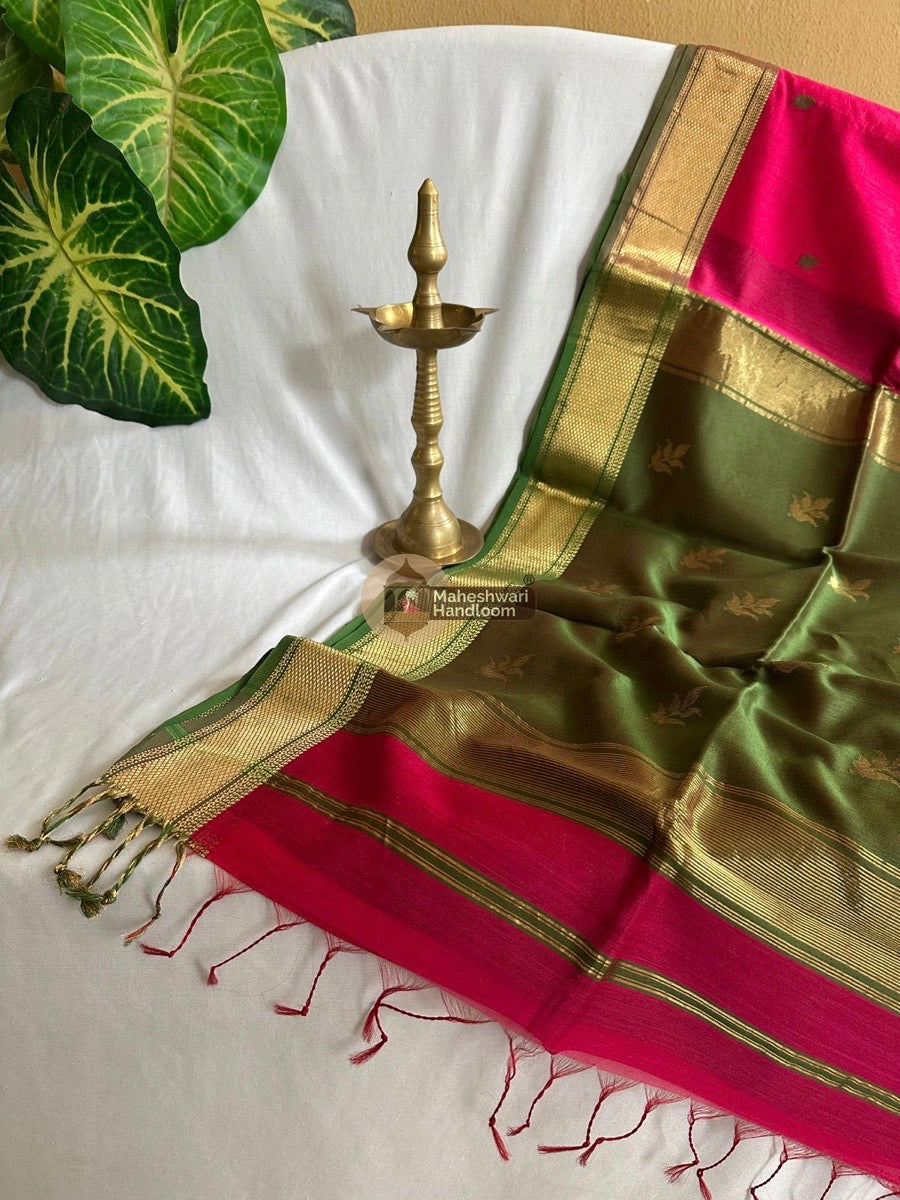 Rani Pink Butta Pallu Zari Border Maheshwari Saree 03