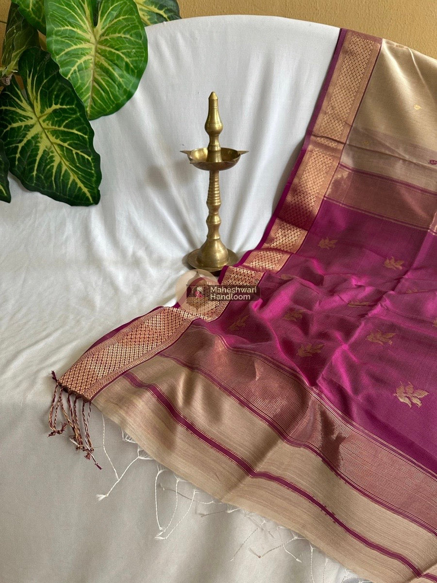 Beige Butta Pallu Zari Border Maheshwari Saree 08