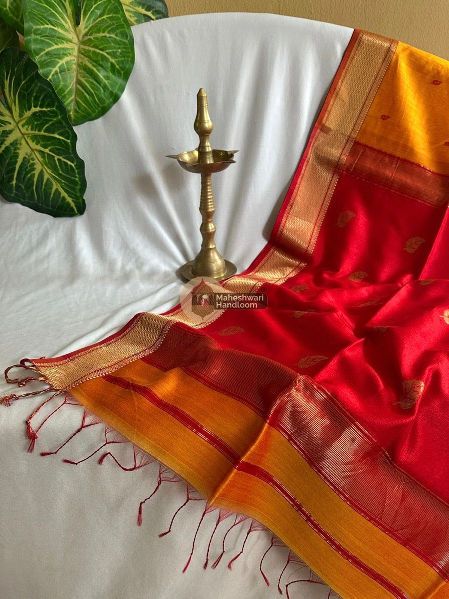 Mustard Yellow Butta Pallu Zari Border Maheshwari Saree 017