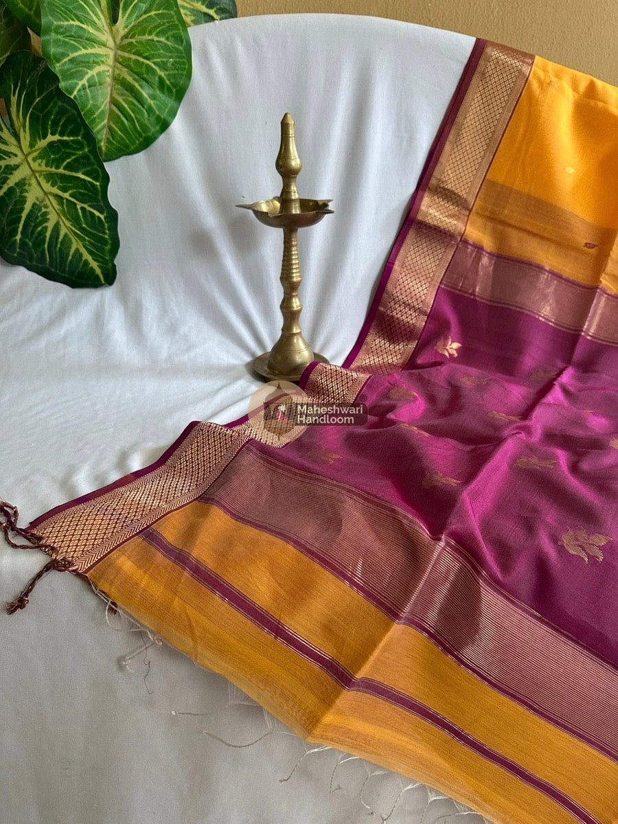 Yellow Butta Pallu Zari Border Maheshwari Saree 012