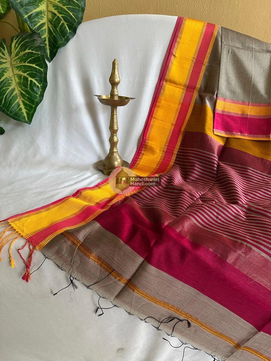 Maheshwari Beige Ganga Jamuna Rewa Border Saree 010