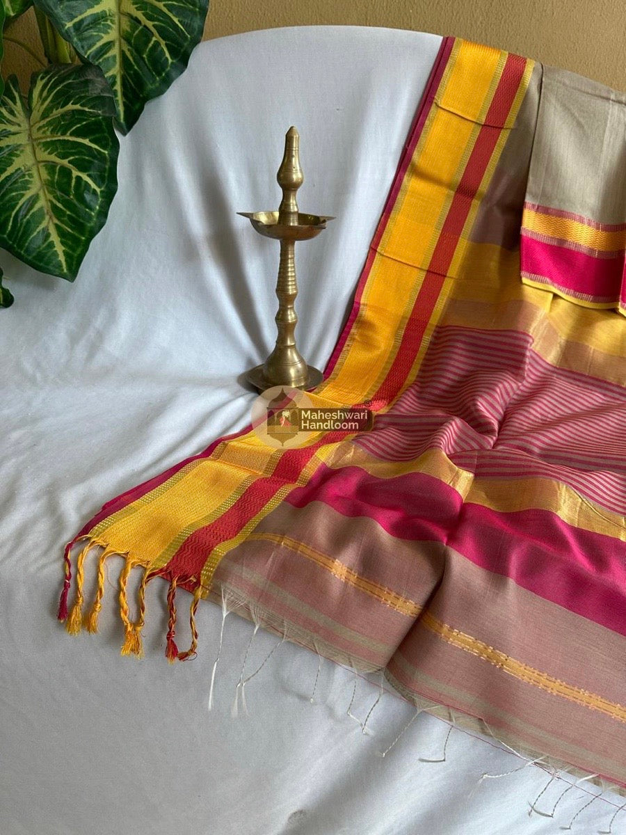 Maheshwari Beige Ganga Jamuna Rewa Border Saree 012