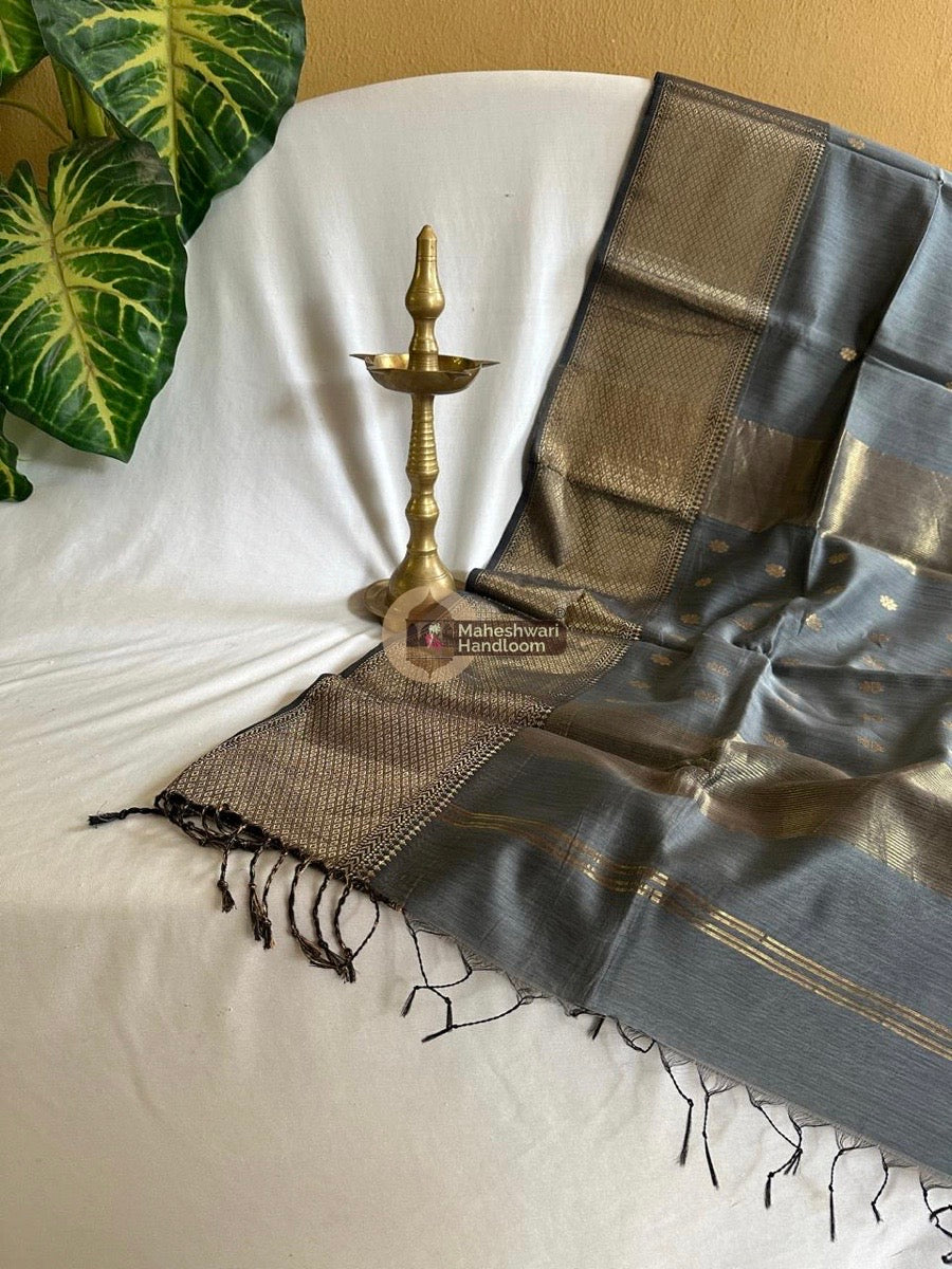 Maheshwari Grey Zari Skirt Butti Saree 015