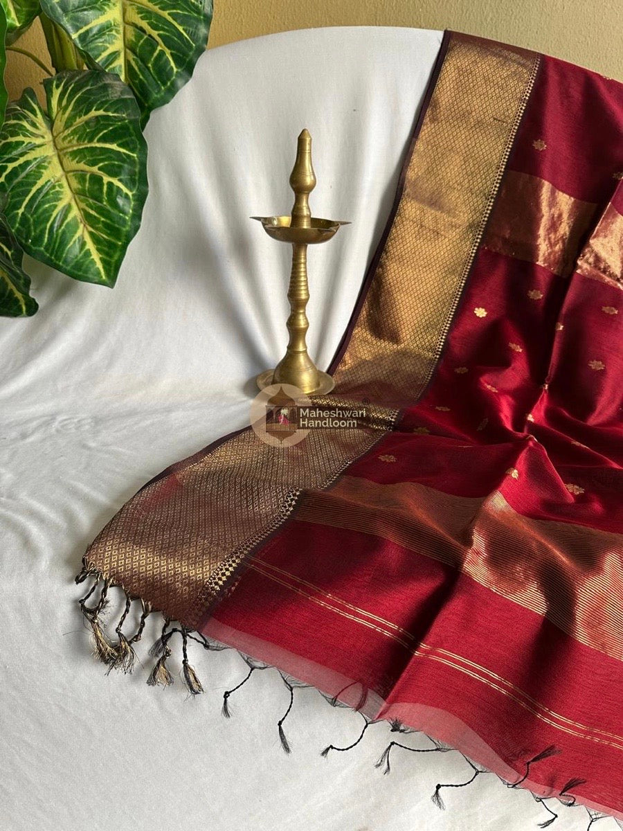 Maheshwari Maroon Zari Skirt Butti Saree 028