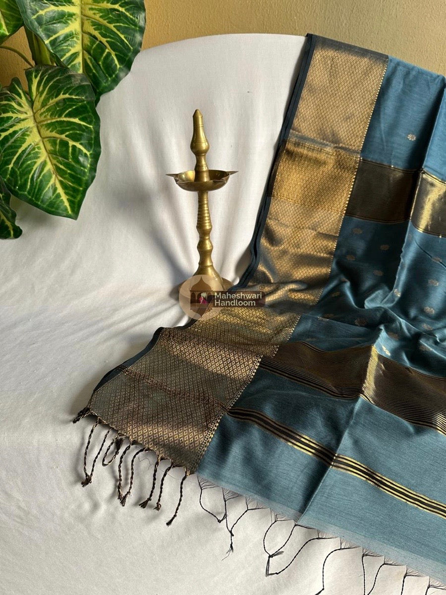 Maheshwari Grey Zari Skirt Butti Saree 019