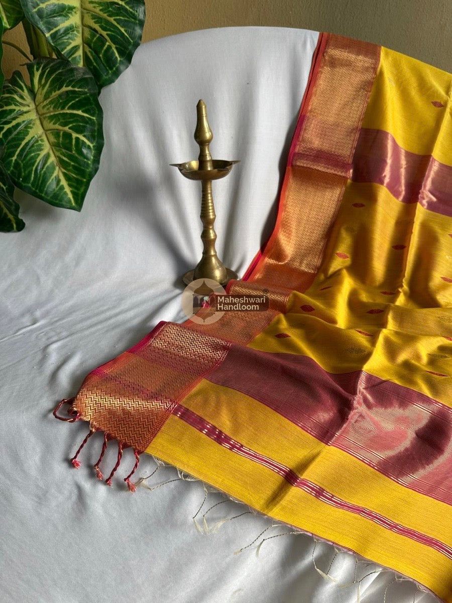 Maheshwari Turmeric yellow Zari Skirt Butti Saree 014