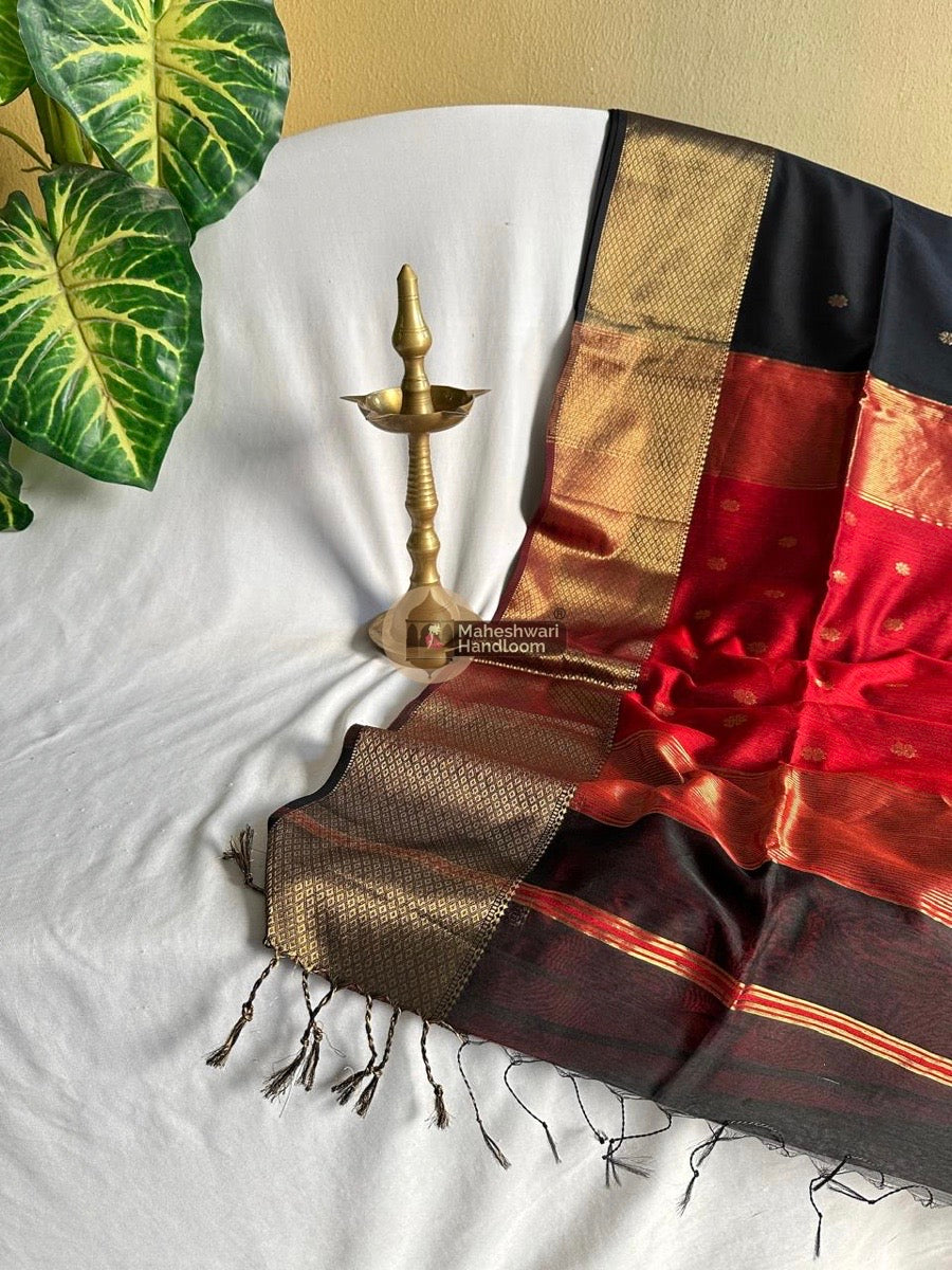 Maheshwari Black Zari Skirt Butti Saree 022