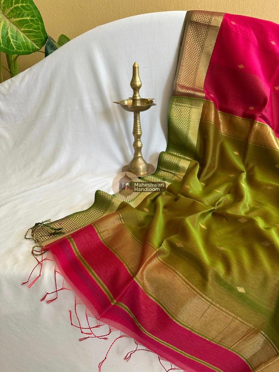 Maheshwari Rani Pink Zari Butti Saree 12