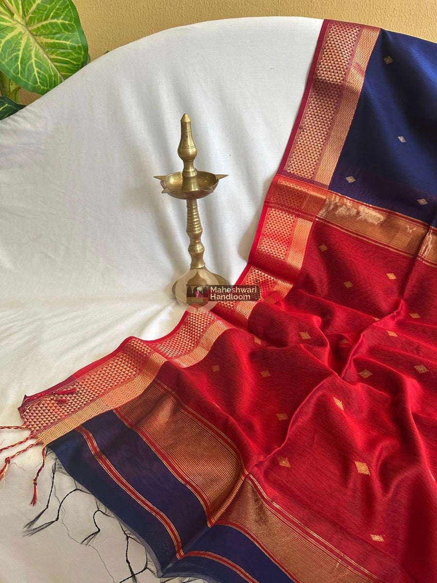 Maheshwari Dark Blue Zari Butti Saree 14