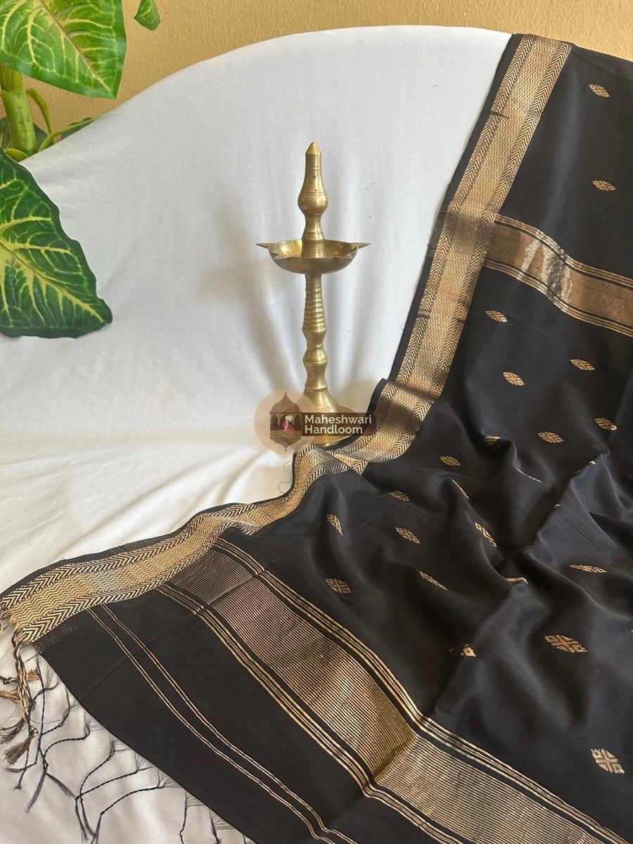 Maheshwari Black Zari Butti Saree 16