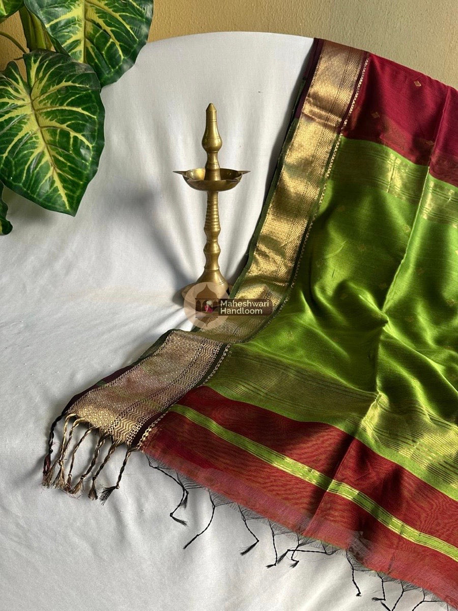 Maheshwari Maroon Zari Butti Saree 19