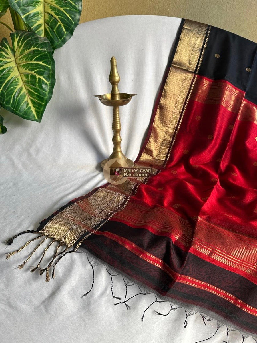 Maheshwari Black Zari Butti Saree 20