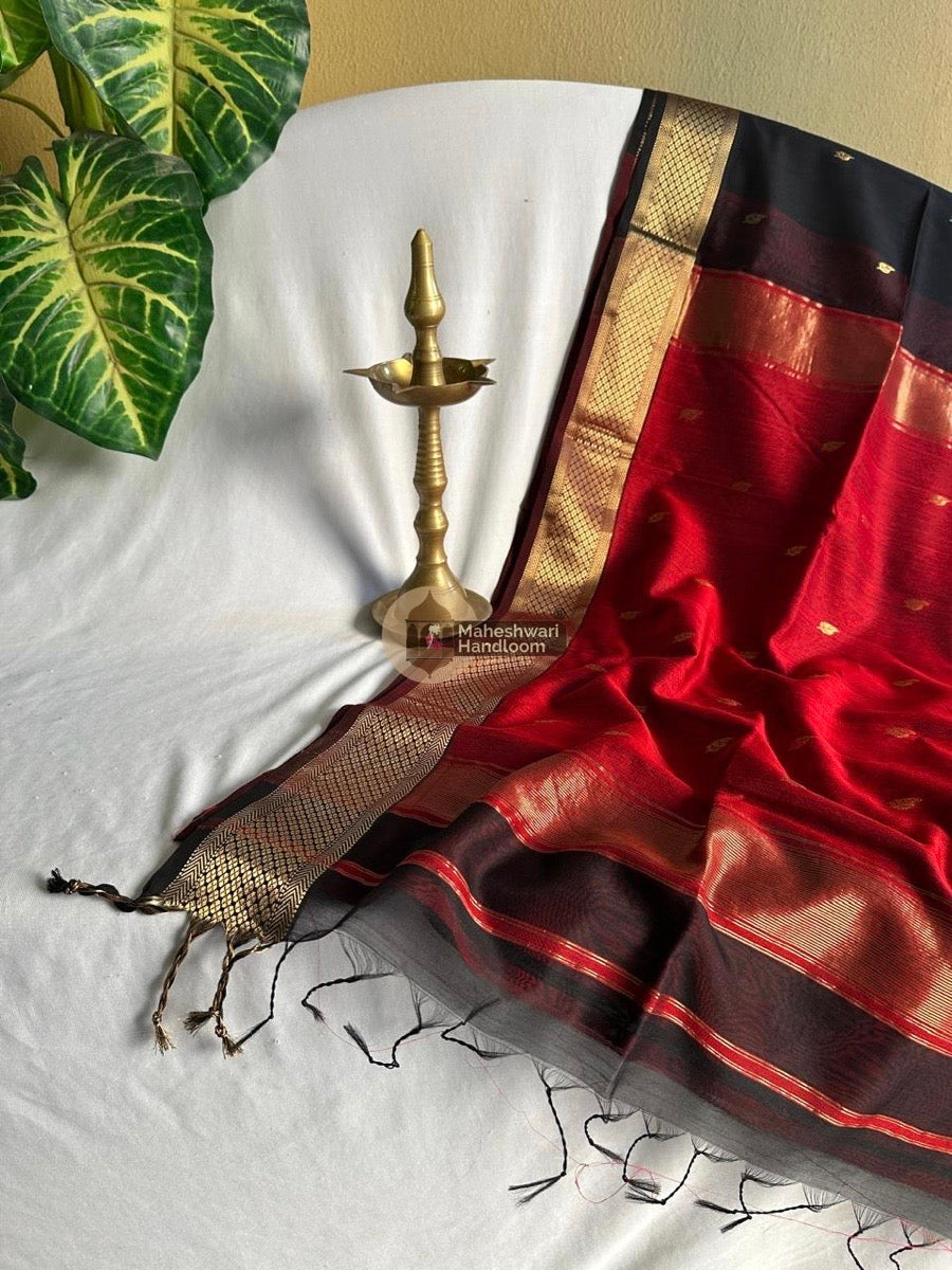 Maheshwari Black Zari Butti Saree 27