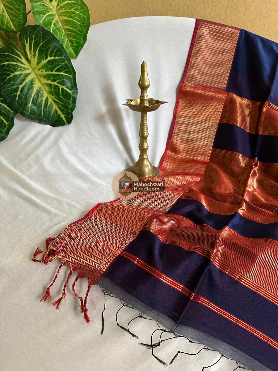 Maheshwari Navy Blue Zari Skirt Saree 012